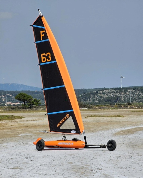 Chars &agrave; voile au Club des Manchots