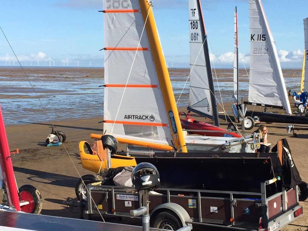 Vente de chars à voile près de la Baie de Somme