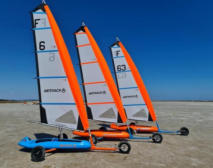 Vente de pièces détachées pour char à voile partie voile près de la Baie de Somme